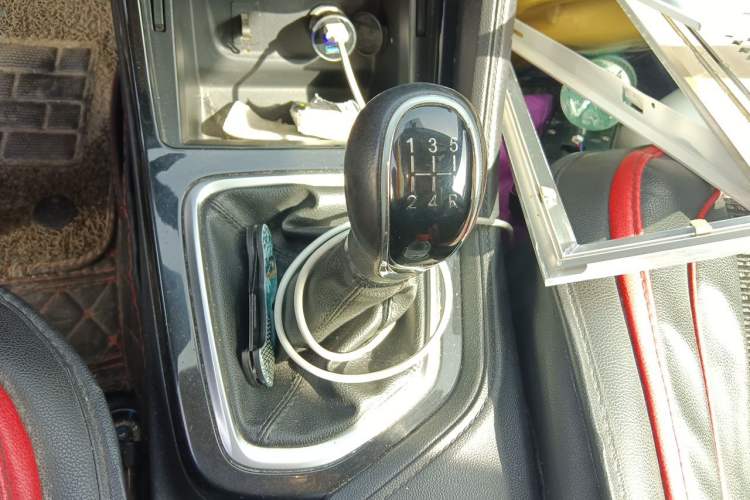 Used CHANGAN CS35PLUS 2019 1.6L Manual E-Link Upgrade Edition Gear Lever