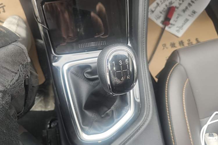 Used CHANGAN CS35PLUS 2019 1.6L Manual Chuanlian Edition Gear Lever