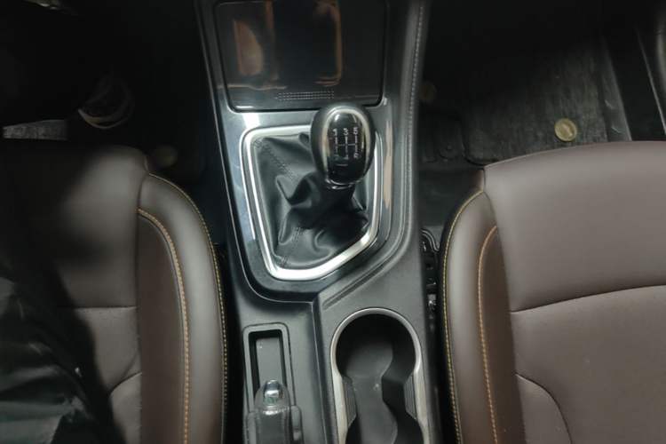 Used CHANGAN CS35PLUS 2019 1.6L Manual Chuanlian Edition Gear Lever