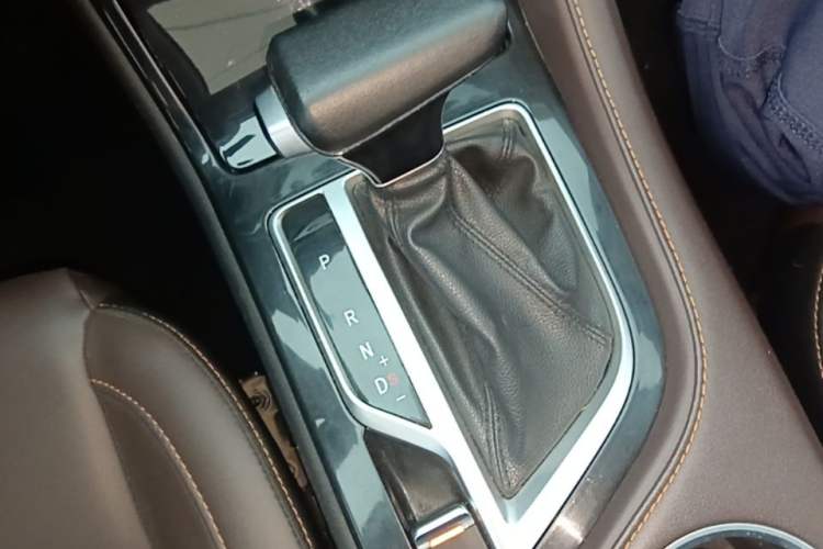Used CHANGAN CS35PLUS 2019 1.6L Automatic Yue Lian Upgrade Edition Gear Lever