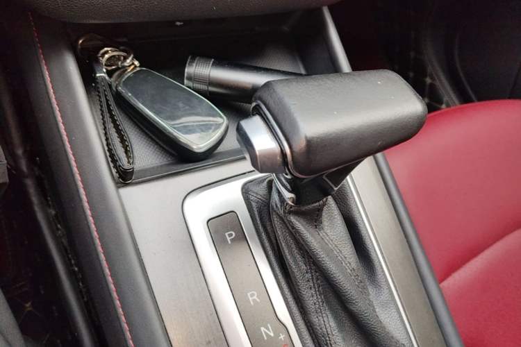Used CHANGAN CS35PLUS 2019 1.4T DCT CoolLink Blue Whale Edition Gear Lever