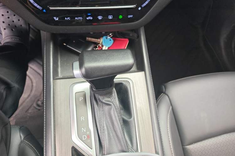 Used CHANGAN CS35PLUS 2019 1.4T DCT CoolLink Blue Whale Edition Gear Lever
