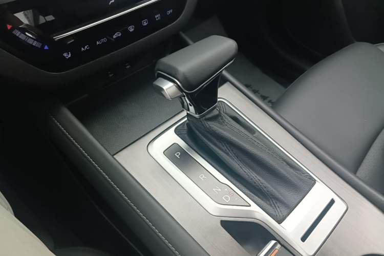 Used CHANGAN CS35PLUS 2019 1.4T DCT Chuanlian Blue Whale Edition Gear Lever