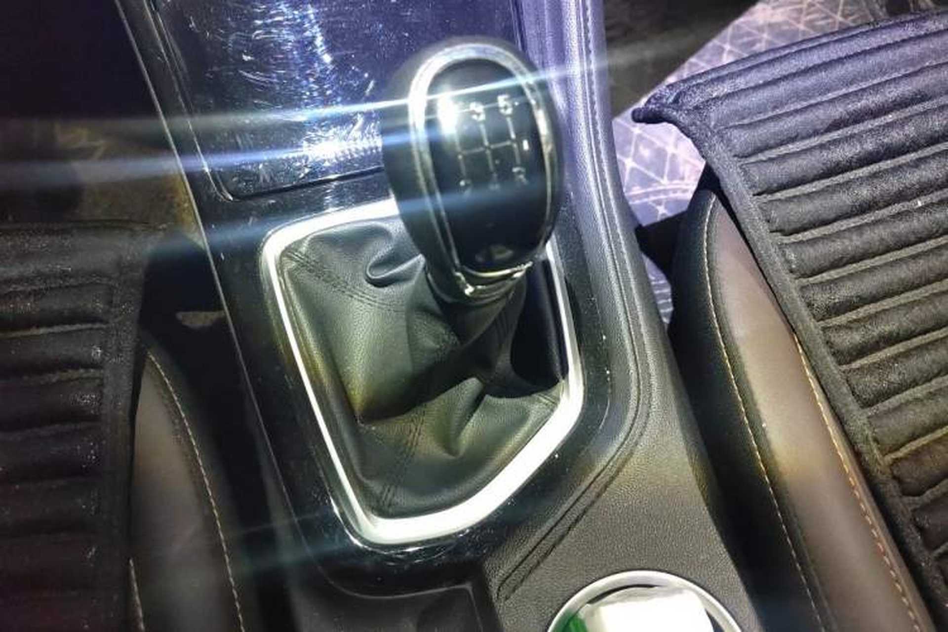 Used CHANGAN CS35PLUS 2019 1.6L Manual E-Link Upgrade Edition Gear Lever