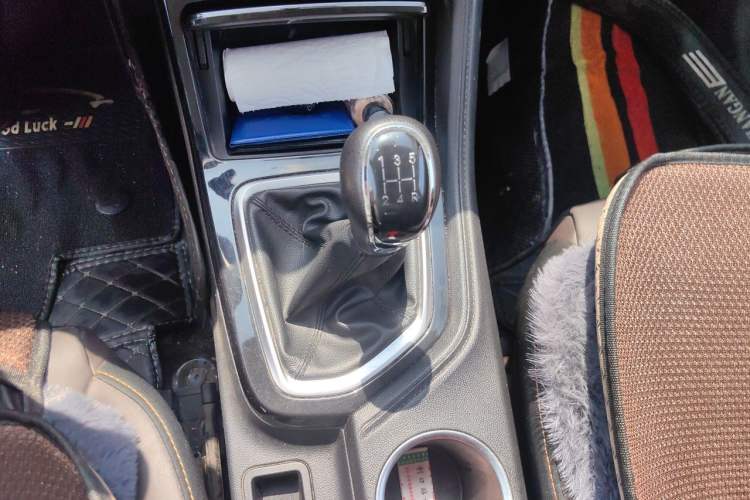 Used CHANGAN CS35PLUS 2019 1.6L Manual E-Link Upgrade Edition Gear Lever