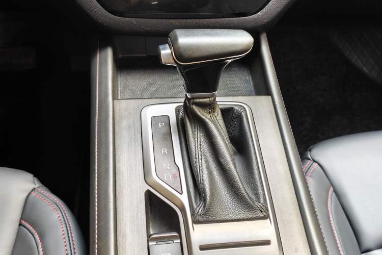 Used CHANGAN CS35PLUS 2019 1.4T DCT CoolLink Blue Whale Edition Gear Lever