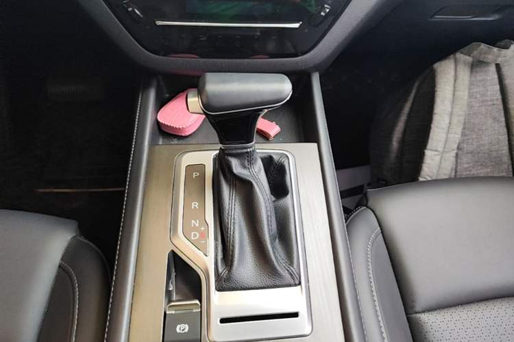 Used CHANGAN CS35PLUS 2019 1.4T DCT Smart Connect Blue Whale Edition Gear Lever