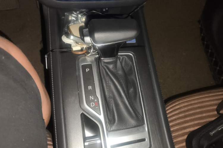 Used CHANGAN CS35PLUS 2019 1.4T DCT CoolLink Blue Whale Edition Gear Lever