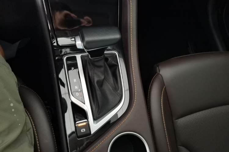Used CHANGAN CS35PLUS 2019 1.6L Automatic Changlian Edition Gear Lever