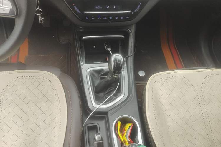 Used CHANGAN CS35PLUS 2019 1.6L Manual E-Link Upgrade Edition Gear Lever
