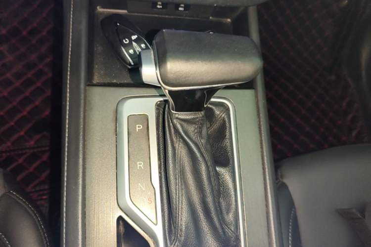 Used CHANGAN CS35PLUS 2019 1.4T DCT Chuanlian Blue Whale Edition Gear Lever