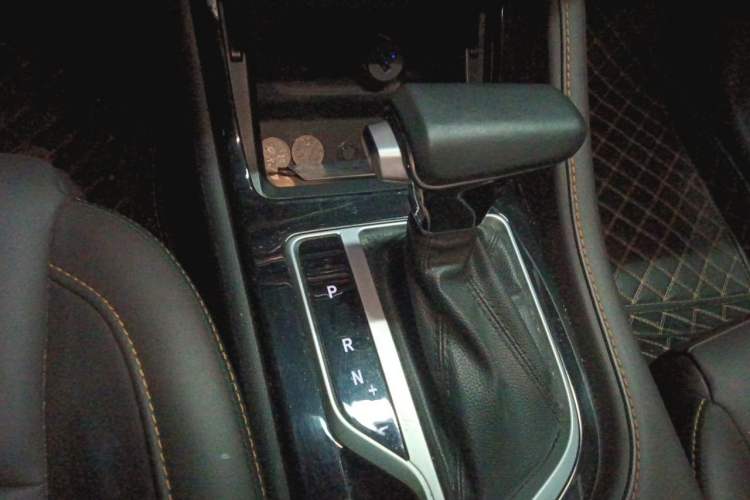 Used CHANGAN CS35PLUS 2019 1.6L Automatic CoolLink Edition Gear Lever