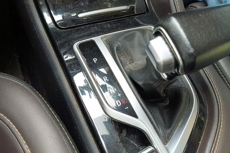 Used CHANGAN CS35PLUS 2019 1.6L Automatic Changlian Edition Gear Lever