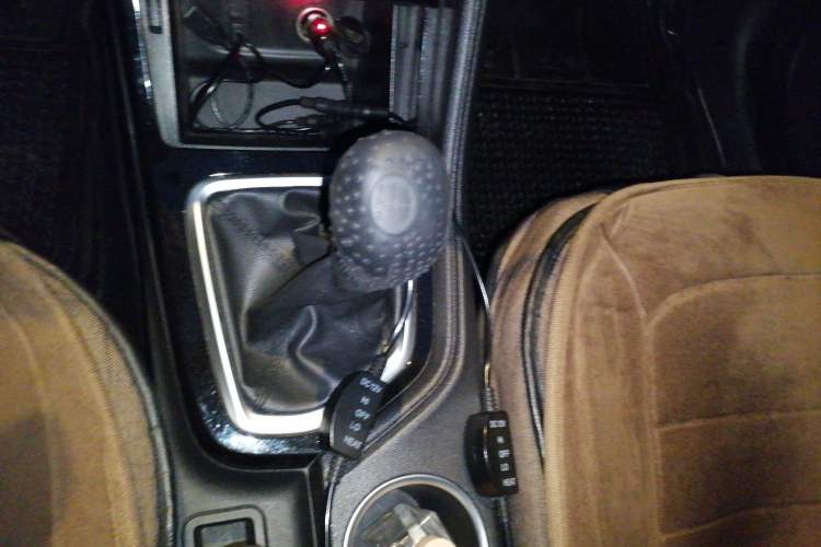 Used CHANGAN CS35PLUS 2019 1.6L Manual E-Link Upgrade Edition Gear Lever