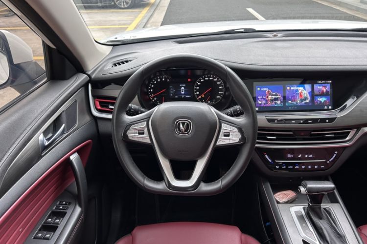 Used CHANGAN CS35PLUS 2019 1.4T DCT Chuanlian Blue Whale Edition Interior 1
