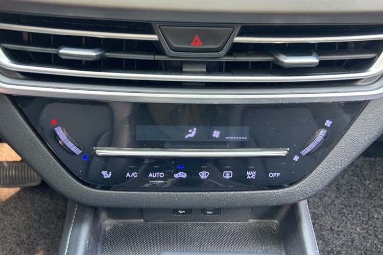 Used CHANGAN CS35PLUS 2019 1.4T DCT Chuanlian Blue Whale Edition Interior 10