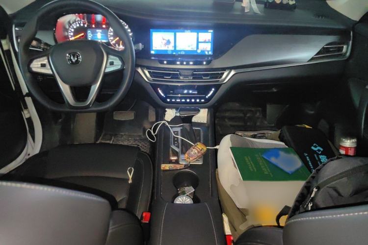 Used CHANGAN CS35PLUS 2019 1.4T DCT Chuanlian Blue Whale Edition Interior 2