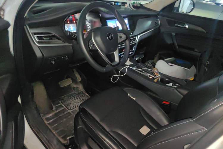 Used CHANGAN CS35PLUS 2019 1.4T DCT Chuanlian Blue Whale Edition Interior 3