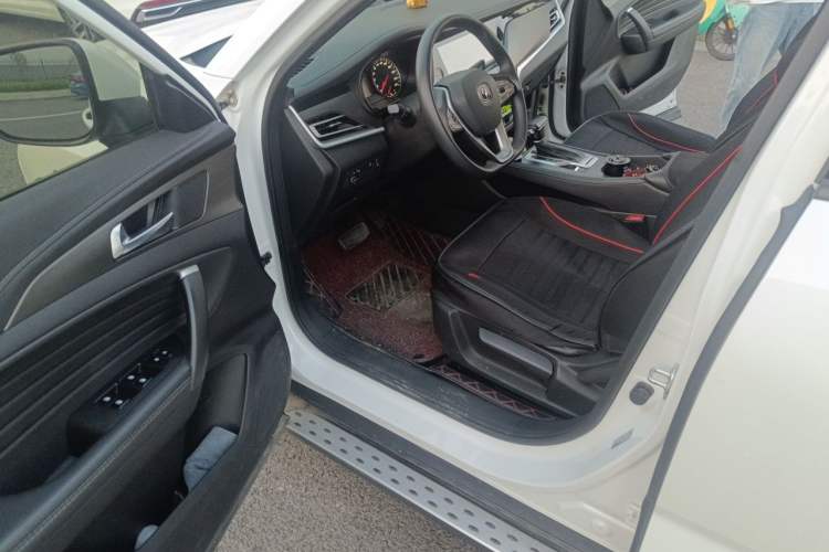 Used CHANGAN CS35PLUS 2019 1.4T DCT Chuanlian Blue Whale Edition Interior 3