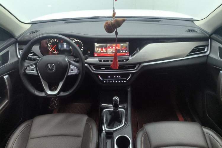 Used CHANGAN CS35PLUS 2019 1.6L Manual Chuanlian Edition Interior 3