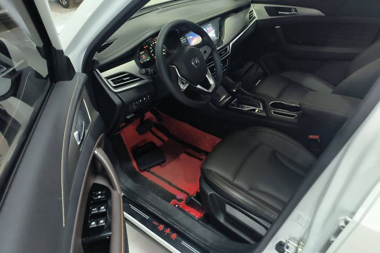 Used CHANGAN CS35PLUS 2019 1.6L Automatic CoolLink Edition Interior 3