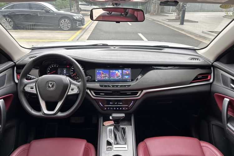 Used CHANGAN CS35PLUS 2019 1.4T DCT Chuanlian Blue Whale Edition Interior 4