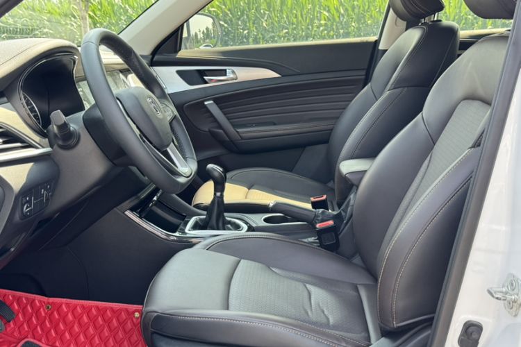Used CHANGAN CS35PLUS 2019 1.6L Manual Chuanlian Edition Interior 4
