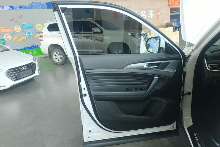 Used CHANGAN CS35PLUS 2019 1.4T DCT CoolLink Blue Whale Edition Left Front Door Interior