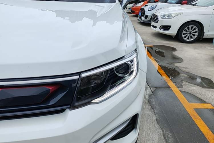 Used CHANGAN CS35PLUS 2019 1.4T DCT Chuanlian Blue Whale Edition Left Front Headlight