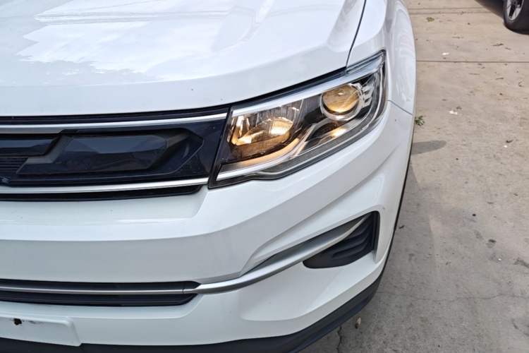 Used CHANGAN CS35PLUS 2019 1.6L Manual Chuanlian Edition Left Front Headlight