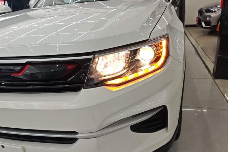 Used CHANGAN CS35PLUS 2019 1.4T DCT CoolLink Blue Whale Edition Left Front Headlight