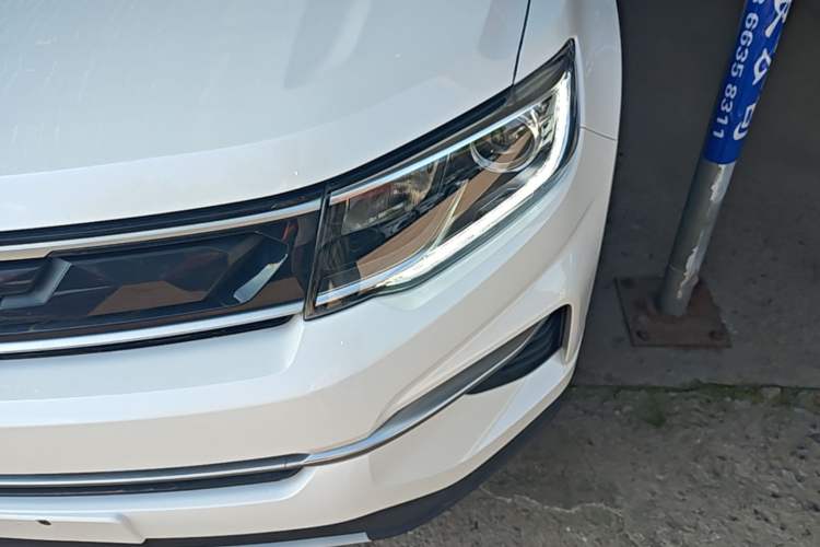 Used CHANGAN CS35PLUS 2019 1.6L Manual Chuanlian Edition Left Front Headlight
