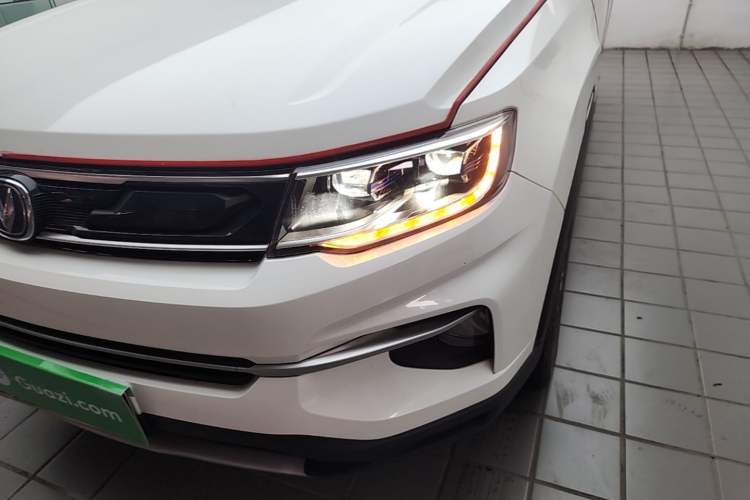 Used CHANGAN CS35PLUS 2019 1.6L Manual Cool Edition Left Front Headlight