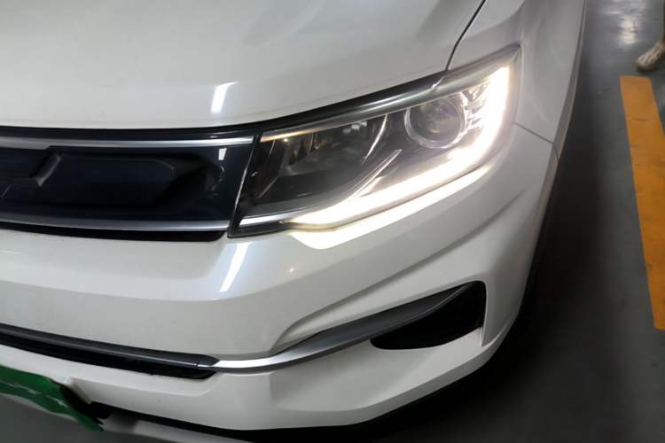 Used CHANGAN CS35PLUS 2019 1.6L Manual Chuanlian Edition Left Front Headlight