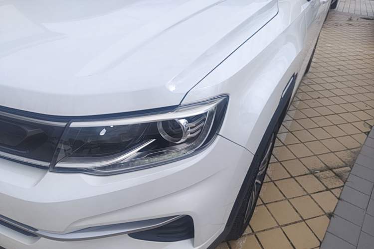 Used CHANGAN CS35PLUS 2019 1.6L Manual Chuanlian Edition Left Front Headlight