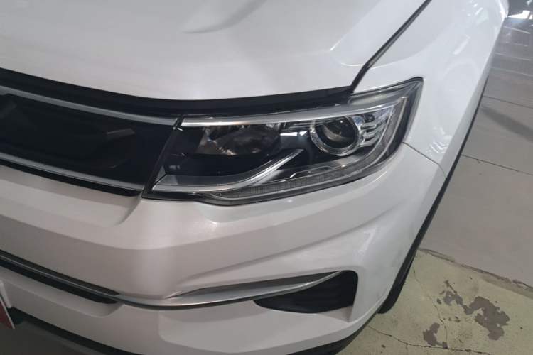 Used CHANGAN CS35PLUS 2019 1.6L Manual Chuanlian Edition Left Front Headlight