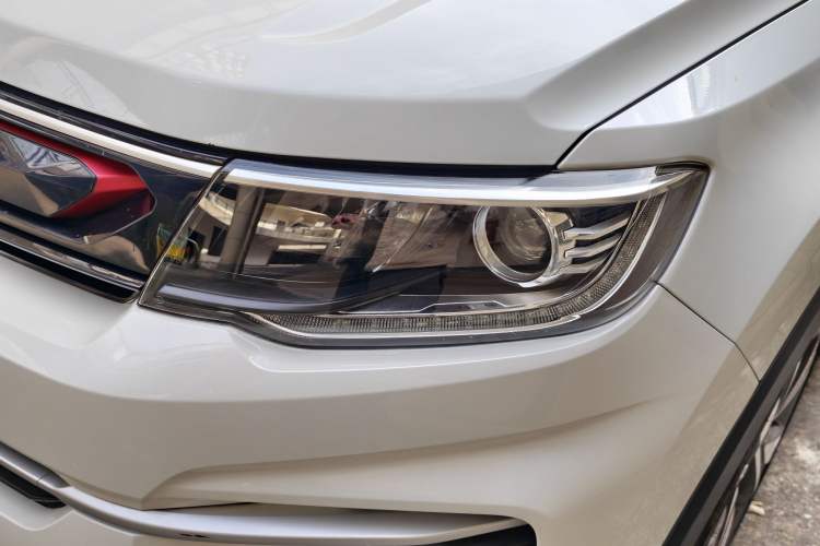 Used CHANGAN CS35PLUS 2019 1.4T DCT CoolLink Blue Whale Edition Left Front Headlight