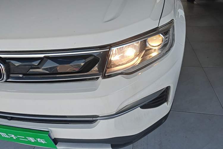 Used CHANGAN CS35PLUS 2019 1.6L Manual Chuanlian Edition Left Front Headlight