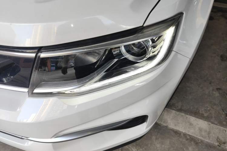 Used CHANGAN CS35PLUS 2019 1.6L Automatic Changlian Edition Left Front Headlight