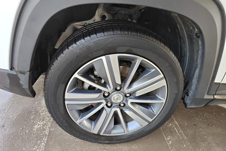 Used CHANGAN CS35PLUS 2019 1.6L Manual Chuanlian Edition Left Front Wheel Hub