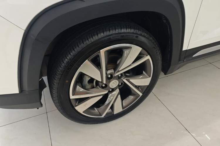 Used CHANGAN CS35PLUS 2019 1.4T DCT CoolLink Blue Whale Edition Left Front Wheel Hub