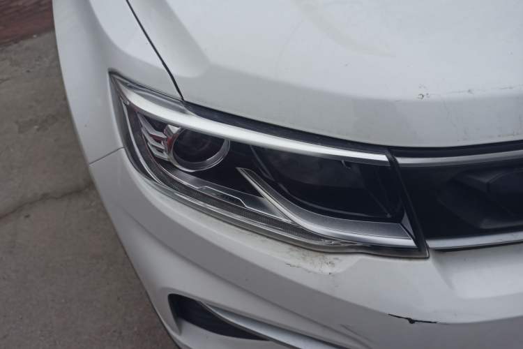 Used CHANGAN CS35PLUS 2019 1.6L Manual E-Link Upgrade Edition Right Front Headlight