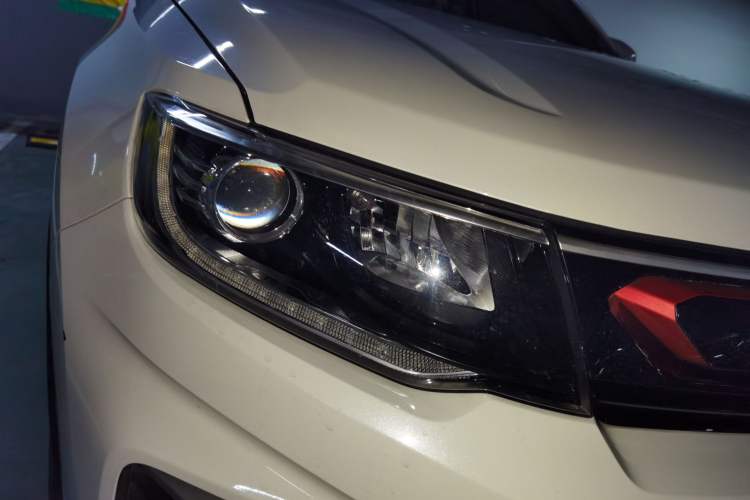 Used CHANGAN CS35PLUS 2019 1.4T DCT CoolLink Blue Whale Edition Right Front Headlight