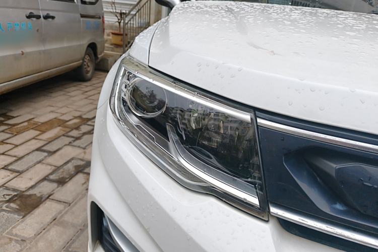 Used CHANGAN CS35PLUS 2019 1.6L Manual Chuanlian Edition Right Front Headlight