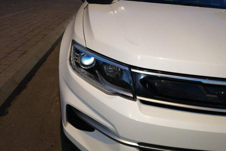 Used CHANGAN CS35PLUS 2019 1.6L Manual E-Link Upgrade Edition Right Front Headlight