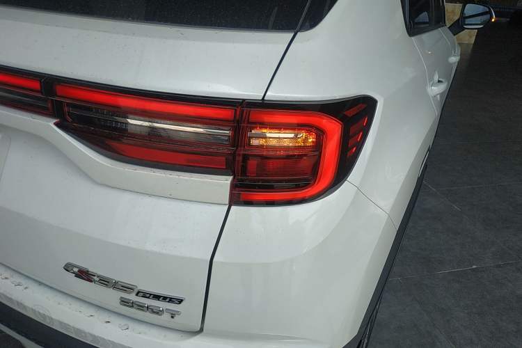 Used CHANGAN CS35PLUS 2019 1.4T DCT CoolLink Blue Whale Edition Right Rear Taillight