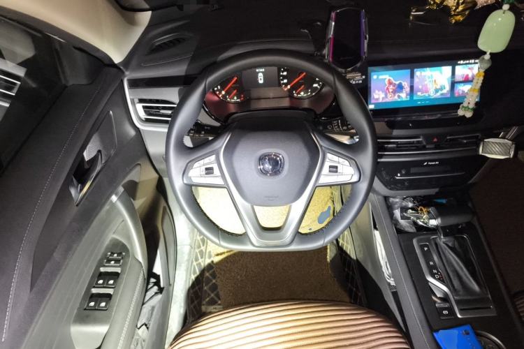 Used CHANGAN CS35PLUS 2019 1.4T DCT CoolLink Blue Whale Edition Steering Wheel