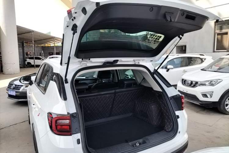 Used CHANGAN CS35PLUS 2019 1.4T DCT CoolLink Blue Whale Edition Trunk
