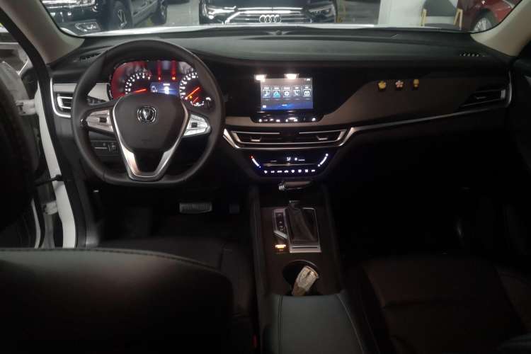 Used CHANGAN CS35PLUS 2020 1.4T DCT Yue Lian Blue Whale Edition Center Console