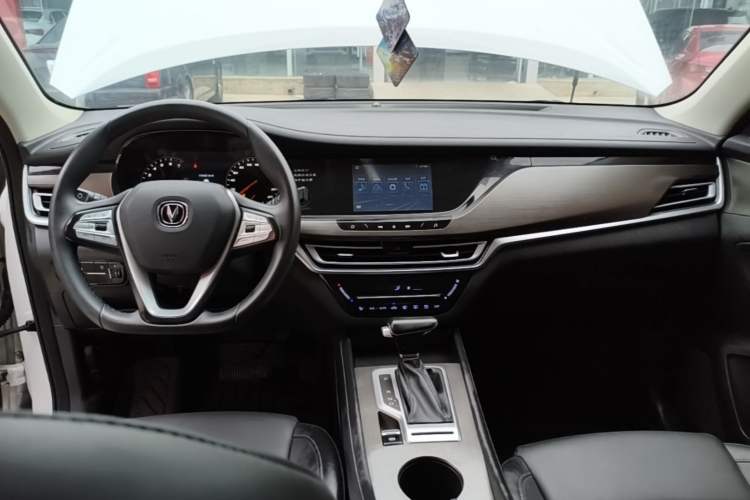 Used CHANGAN CS35PLUS 2020 1.4T DCT Yue Lian Blue Whale Edition Center Console
